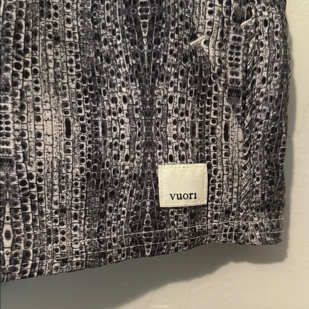 Vuori Women's Athletic Shorts in Black and Gray XSmall - Picture 2 of 8